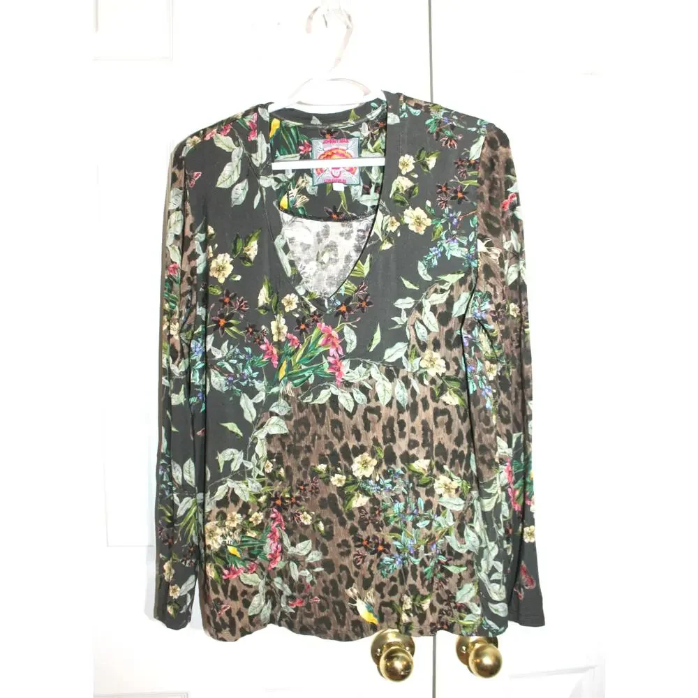 Johnny Was 'Ash Bird' Long Sleeve V-Neck Tee sz M